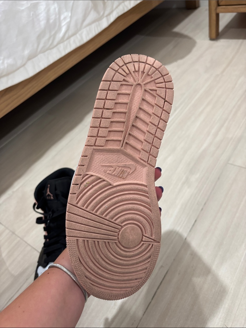 Air Jordan 1 Mid 'Crimson Tint' - Picture 10 of 11